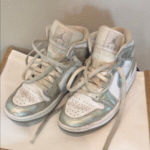 Jordan Sneakers in White and Gold